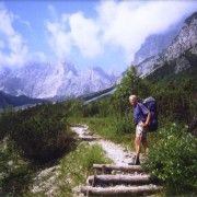 Hans Diem im Aufstieg zum Passo del Mus (2063 m) in den Südlichen Karnischen Alpen 16. Tag, 6. Juli 2006