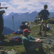 Rast beim Übergang Armelenhütte - Erlanger Hütte dahinter Stubaier Gipfel