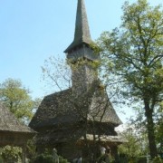 UNESCO Weltkulturerbe: die Holzkirche in Desestri