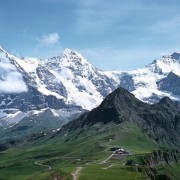 Weltberühmtes Bergpanorama: Eiger (3970 m) - Mönch (4099 m) - Jungfrau (4158 m)