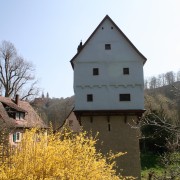 Topplerschlösschen - als Wohnhaus und Wehrturm erbautes Wasserschlösschen