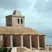 Auf dem höchsten Punkt der Altstadt von Eivissa steht heute eine christliche Kirche, früher war es eine Moschee