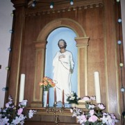 Altar in der Kirche von Novel