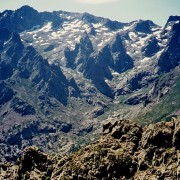 Monte Cinto links oben mit Aufstieg von Haut Asco