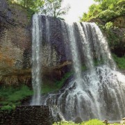 Ein grandioses Naturerlebnis: der Wasserfall von la Beaume