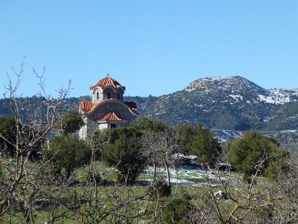 Kirche in der Nähe des Dorfes Nymfasia